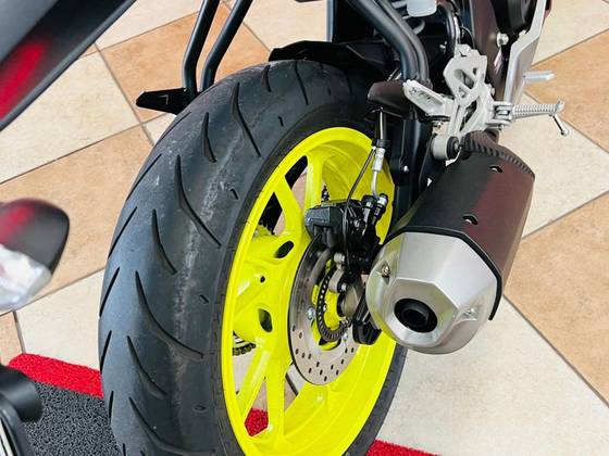 YAMAHA YZF R15 